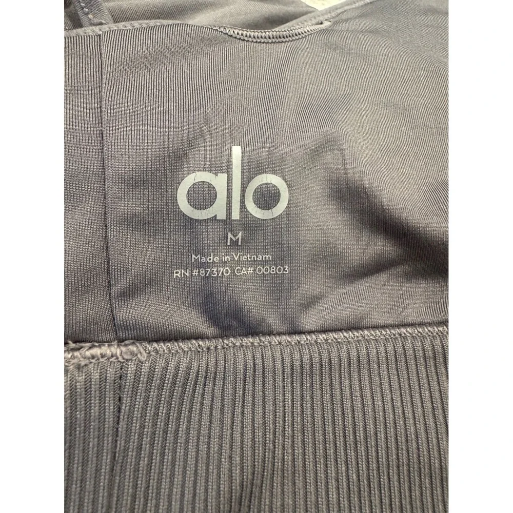 Alo Yoga Seamless Delight‎ Bra Dusty Lavender Low Impact Sports Bra size Medium.